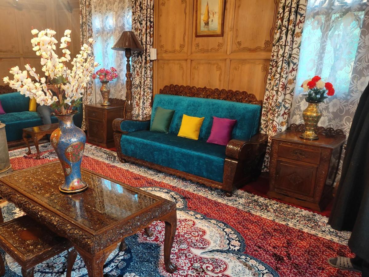 Luxury Scotland Srīnagar Extérieur photo