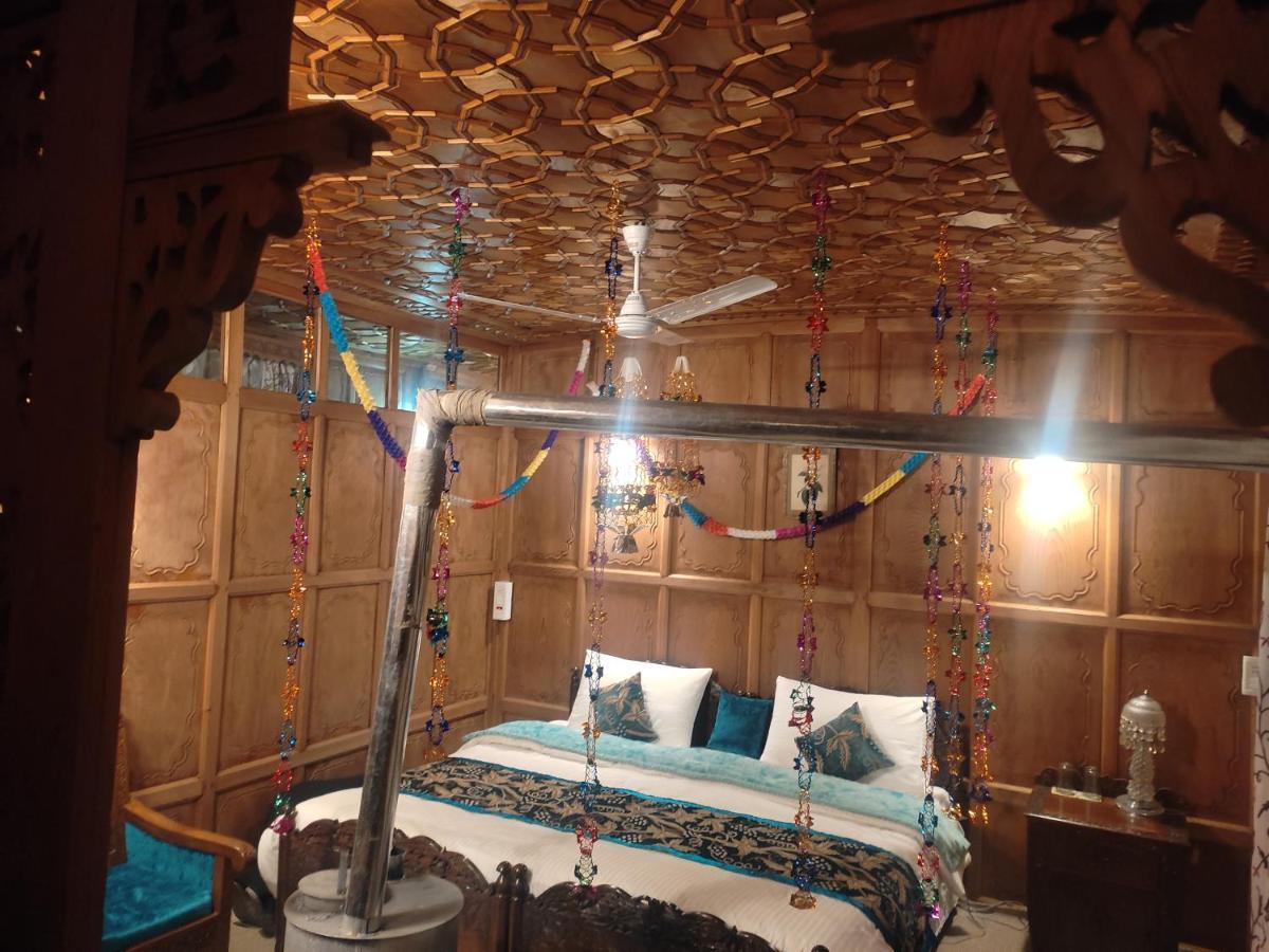 Luxury Scotland Srīnagar Extérieur photo