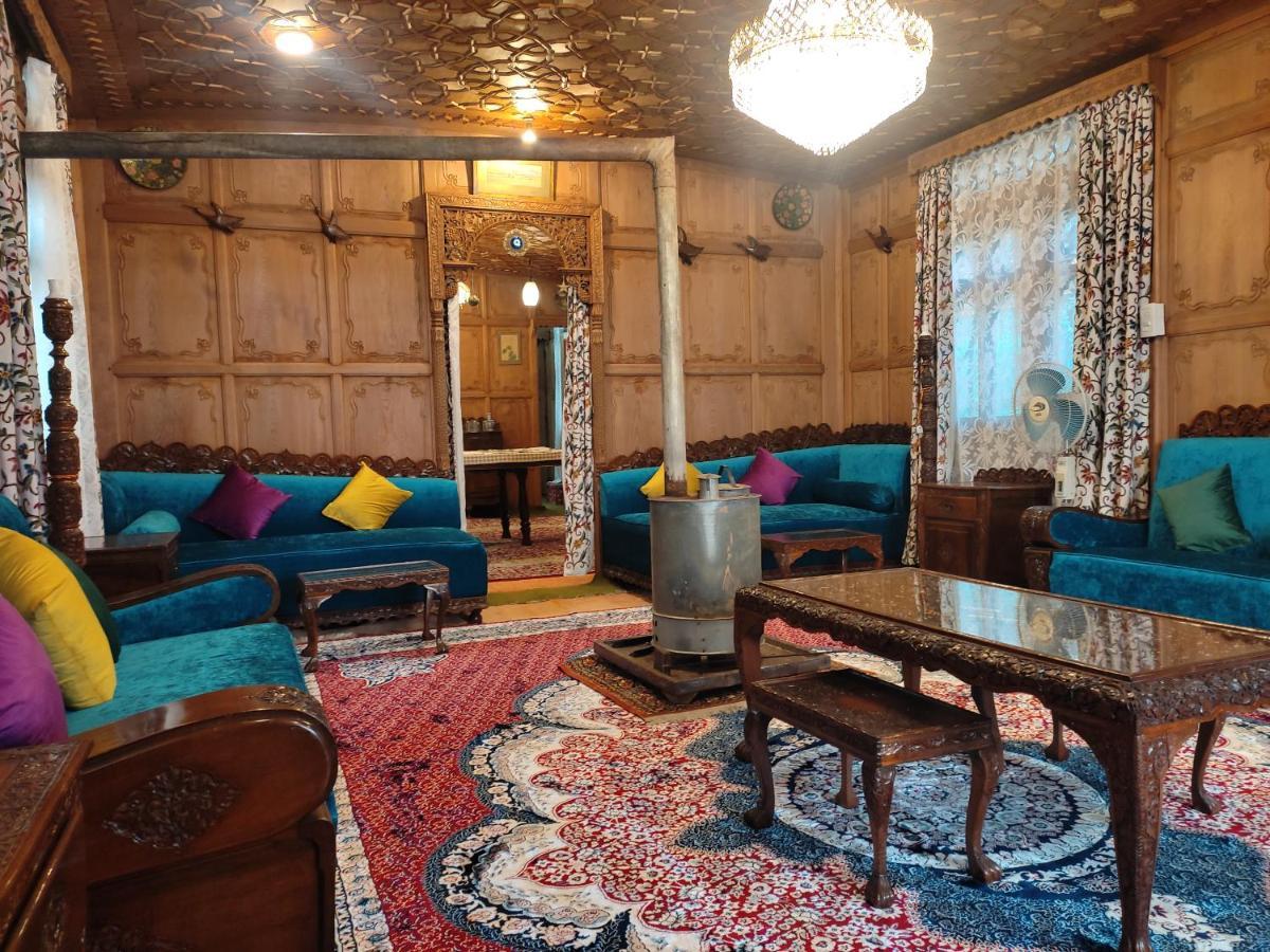 Luxury Scotland Srīnagar Extérieur photo